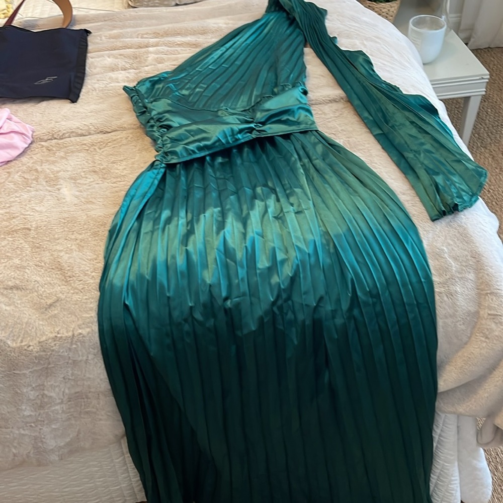 green Pleated Maxi Dress - occasions - Picture 2 of 6